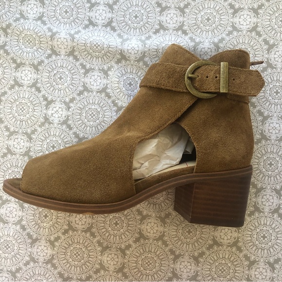 Sole Society Tracy Tan Suede Ankle Bootie - Picture 4 of 14